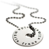 Basic Elements silver - vackert namnsmycke i silver 